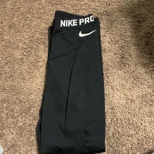 nike pro leggings, black, small, nike in white